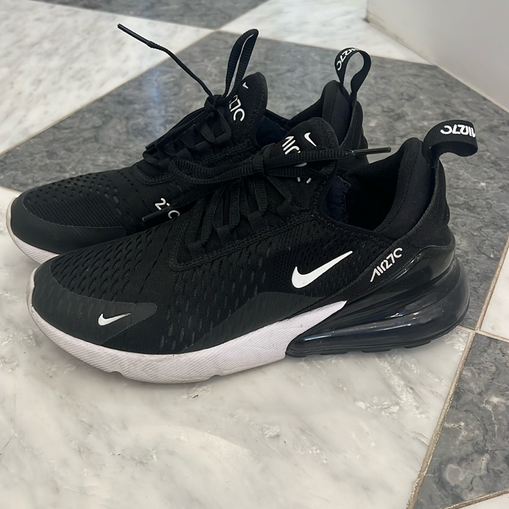 Women’s Nike 270